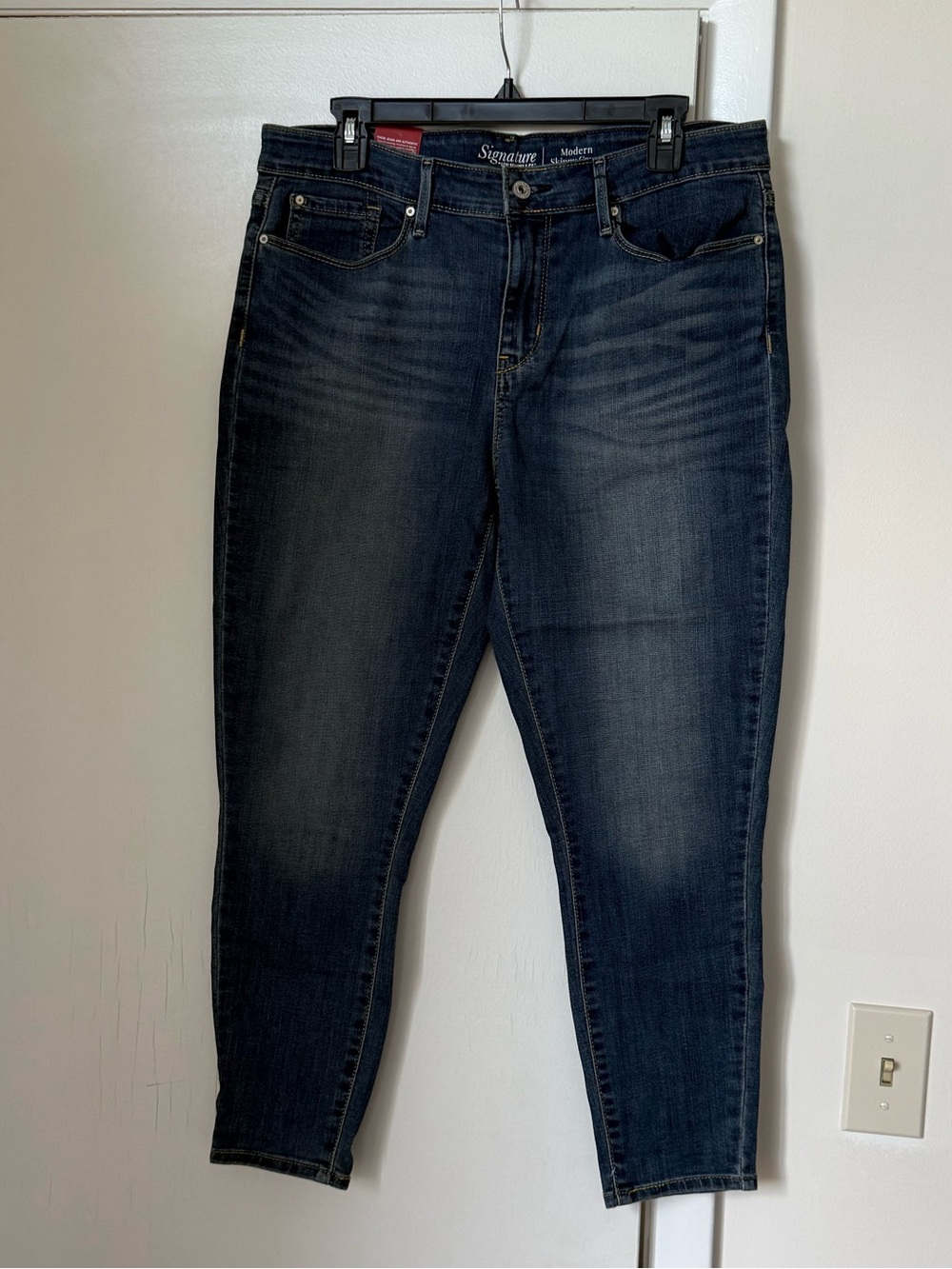 Signature by Levi Strauss Dark Blue Cropped High-Rise Jeans/Capris